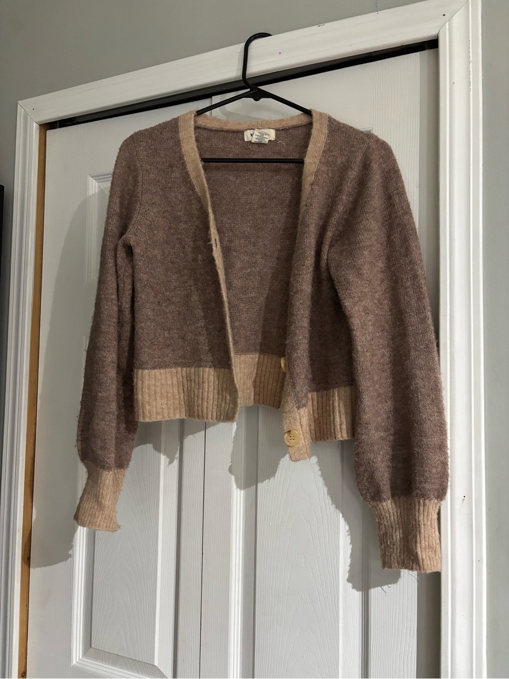 Two-Tone Brown Cropped Cardigan with Contrast Trim